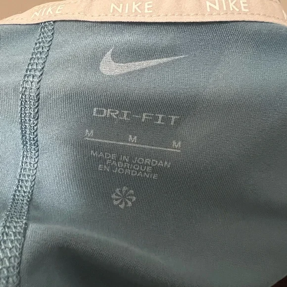 Nike Dri Fit - Picture 3 of 3